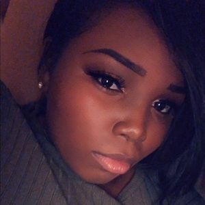 Meet your Posher, Shaiasia